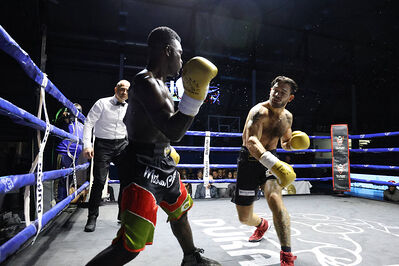 TITOLO MONDIALE PESI MEDI E ITALIANO PESI MOSCA