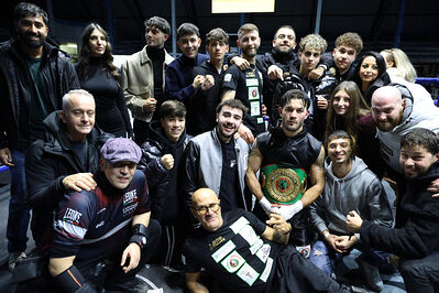 TITOLO MONDIALE PESI MEDI E ITALIANO PESI MOSCA