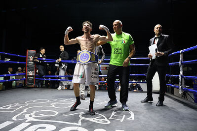 TITOLO MONDIALE PESI MEDI E ITALIANO PESI MOSCA