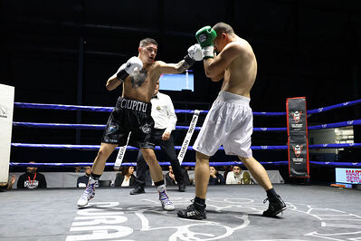 TITOLO MONDIALE PESI MEDI E ITALIANO PESI MOSCA