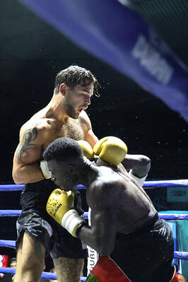 TITOLO MONDIALE PESI MEDI E ITALIANO PESI MOSCA