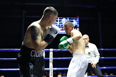 TITOLO MONDIALE PESI MEDI E ITALIANO PESI MOSCA