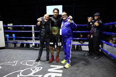 TITOLO MONDIALE PESI MEDI E ITALIANO PESI MOSCA