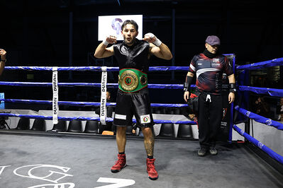 TITOLO MONDIALE PESI MEDI E ITALIANO PESI MOSCA