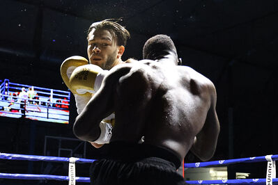 TITOLO MONDIALE PESI MEDI E ITALIANO PESI MOSCA