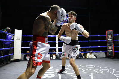 TITOLO MONDIALE PESI MEDI E ITALIANO PESI MOSCA