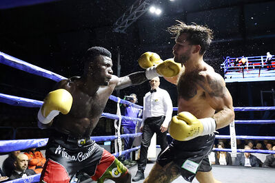 TITOLO MONDIALE PESI MEDI E ITALIANO PESI MOSCA