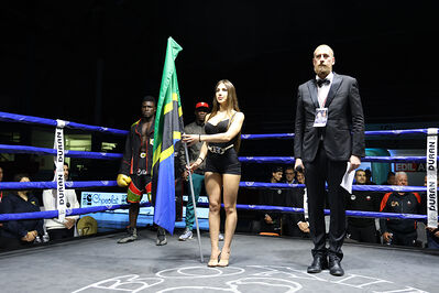 TITOLO MONDIALE PESI MEDI E ITALIANO PESI MOSCA