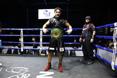 TITOLO MONDIALE PESI MEDI E ITALIANO PESI MOSCA