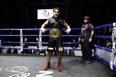 TITOLO MONDIALE PESI MEDI E ITALIANO PESI MOSCA