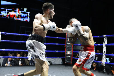 TITOLO MONDIALE PESI MEDI E ITALIANO PESI MOSCA