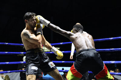 TITOLO MONDIALE PESI MEDI E ITALIANO PESI MOSCA