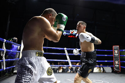 TITOLO MONDIALE PESI MEDI E ITALIANO PESI MOSCA