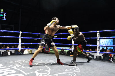 TITOLO MONDIALE PESI MEDI E ITALIANO PESI MOSCA