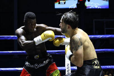 TITOLO MONDIALE PESI MEDI E ITALIANO PESI MOSCA