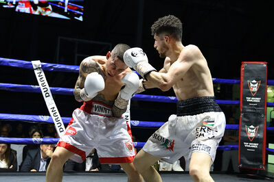 TITOLO MONDIALE PESI MEDI E ITALIANO PESI MOSCA