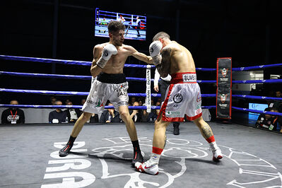 TITOLO MONDIALE PESI MEDI E ITALIANO PESI MOSCA