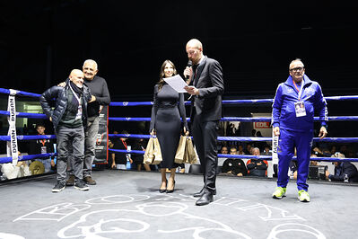 TITOLO MONDIALE PESI MEDI E ITALIANO PESI MOSCA