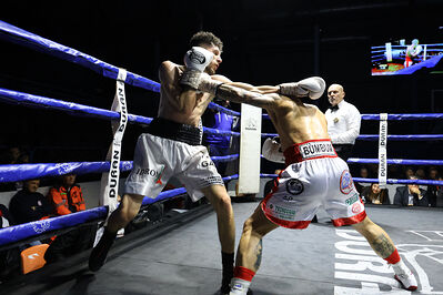 TITOLO MONDIALE PESI MEDI E ITALIANO PESI MOSCA