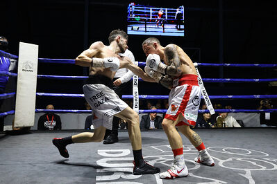 TITOLO MONDIALE PESI MEDI E ITALIANO PESI MOSCA