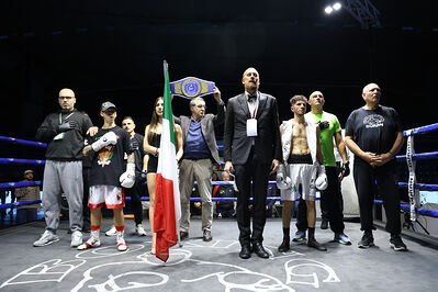 TITOLO MONDIALE PESI MEDI E ITALIANO PESI MOSCA