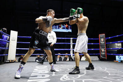 TITOLO MONDIALE PESI MEDI E ITALIANO PESI MOSCA