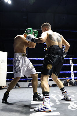 TITOLO MONDIALE PESI MEDI E ITALIANO PESI MOSCA