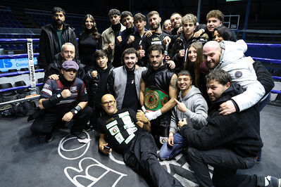 TITOLO MONDIALE PESI MEDI E ITALIANO PESI MOSCA