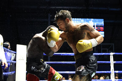 TITOLO MONDIALE PESI MEDI E ITALIANO PESI MOSCA