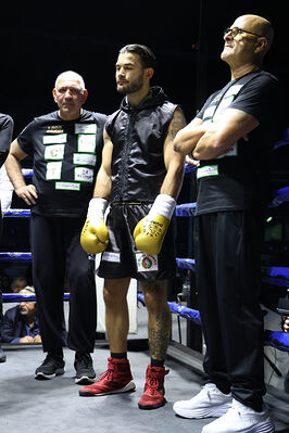 TITOLO MONDIALE PESI MEDI E ITALIANO PESI MOSCA