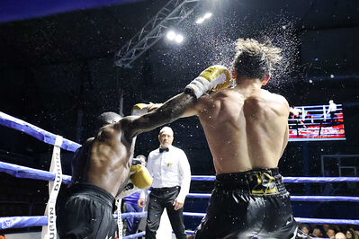 TITOLO MONDIALE PESI MEDI E ITALIANO PESI MOSCA