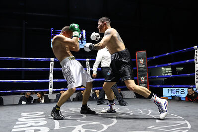 TITOLO MONDIALE PESI MEDI E ITALIANO PESI MOSCA