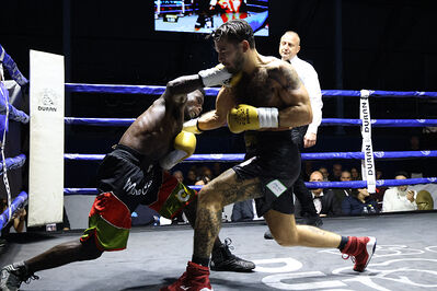 TITOLO MONDIALE PESI MEDI E ITALIANO PESI MOSCA