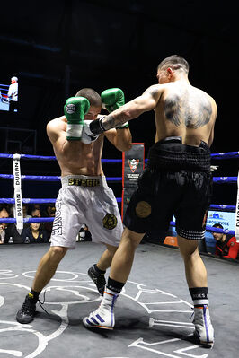 TITOLO MONDIALE PESI MEDI E ITALIANO PESI MOSCA