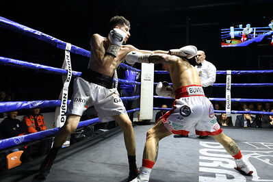 TITOLO MONDIALE PESI MEDI E ITALIANO PESI MOSCA