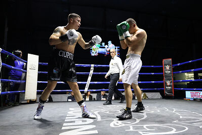 TITOLO MONDIALE PESI MEDI E ITALIANO PESI MOSCA