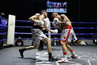 TITOLO MONDIALE PESI MEDI E ITALIANO PESI MOSCA