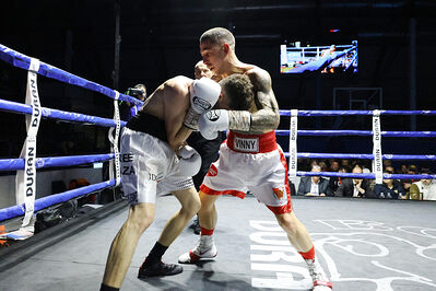 TITOLO MONDIALE PESI MEDI E ITALIANO PESI MOSCA