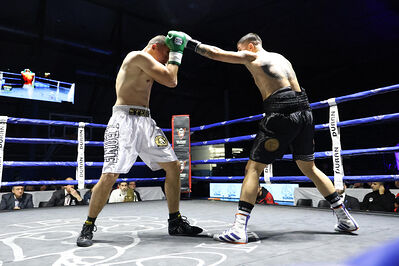 TITOLO MONDIALE PESI MEDI E ITALIANO PESI MOSCA