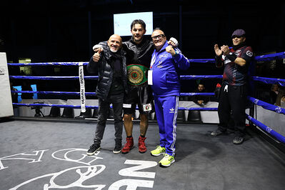 TITOLO MONDIALE PESI MEDI E ITALIANO PESI MOSCA