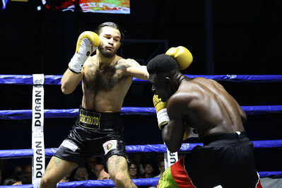 TITOLO MONDIALE PESI MEDI E ITALIANO PESI MOSCA