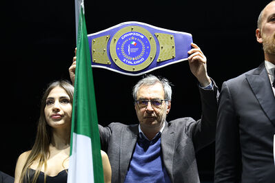 TITOLO MONDIALE PESI MEDI E ITALIANO PESI MOSCA