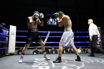 TITOLO MONDIALE PESI MEDI E ITALIANO PESI MOSCA