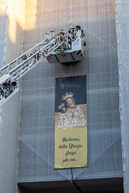 VIGILI DEL FUOCO DEPOSIZIONE CORONA ALLA MADONNA