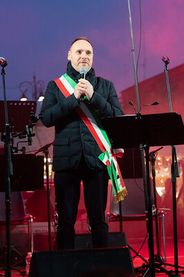 ACCENSIONE ALBERO DI NATALE FERRARA