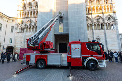 VIGILI DEL FUOCO DEPOSIZIONE CORONA ALLA MADONNA