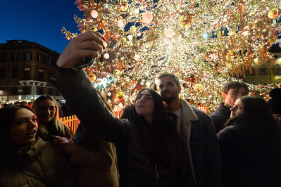 ACCENSIONE ALBERO DI NATALE FERRARA
