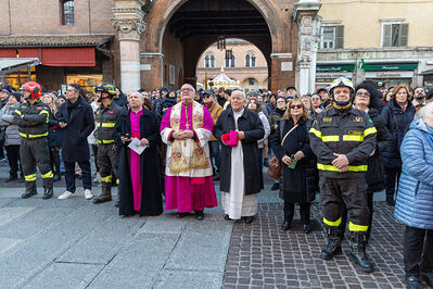 VIGILI DEL FUOCO DEPOSIZIONE CORONA ALLA MADONNA