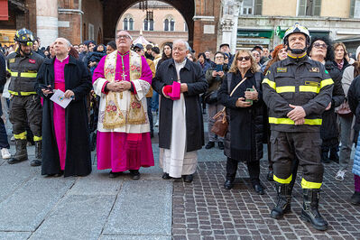 VIGILI DEL FUOCO DEPOSIZIONE CORONA ALLA MADONNA