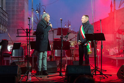 ACCENSIONE ALBERO DI NATALE FERRARA